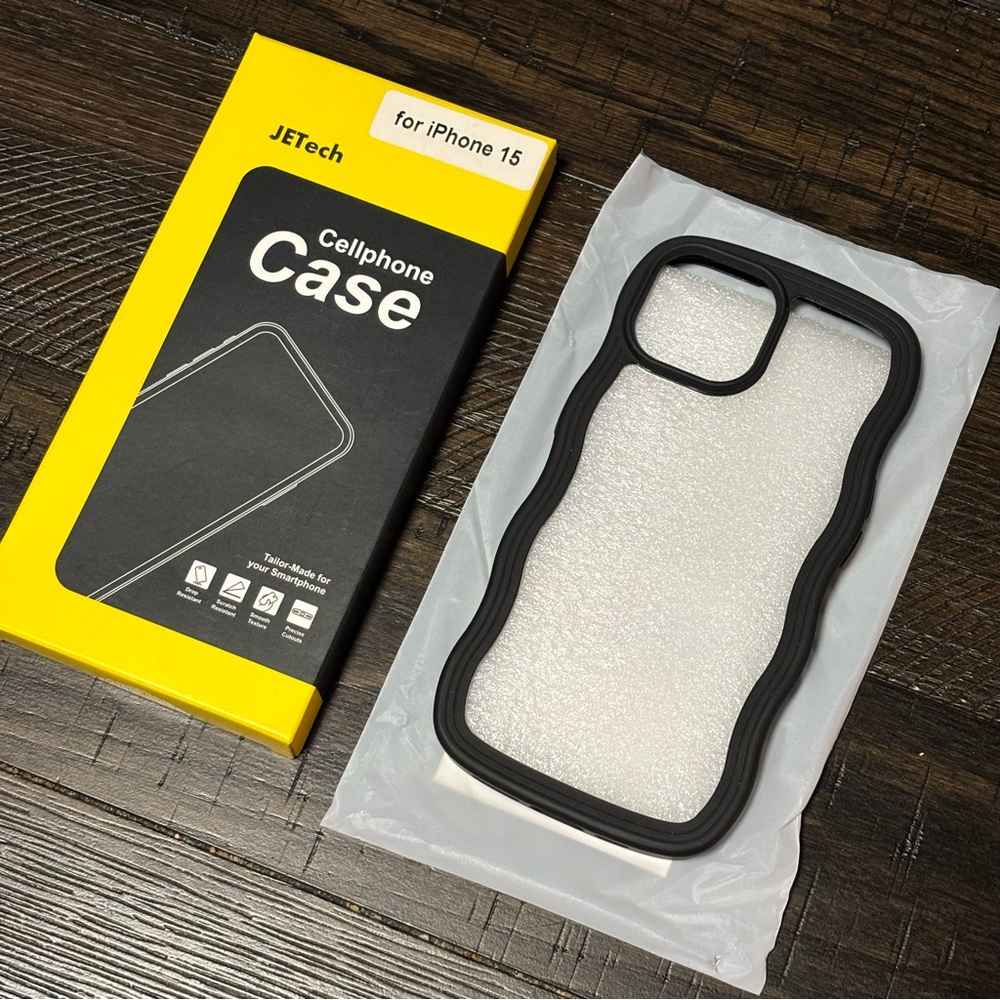 JETech iPhone 15 case